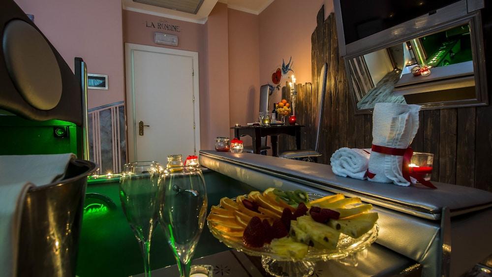 Hotel Butterfly - We Suite Torre del Lago Puccini Exterior foto