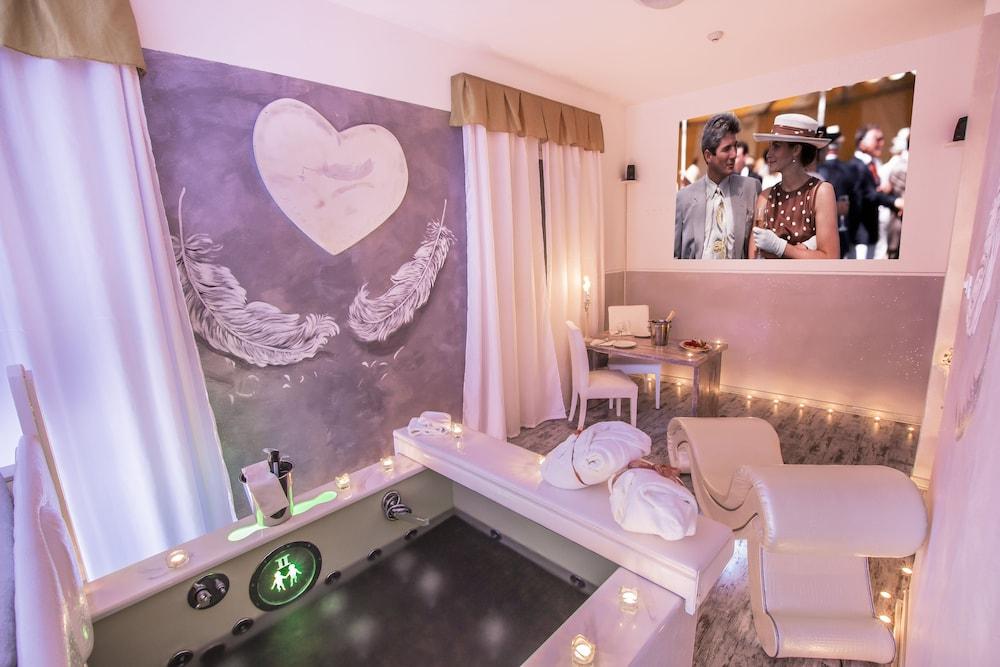 Hotel Butterfly - We Suite Torre del Lago Puccini Exterior foto