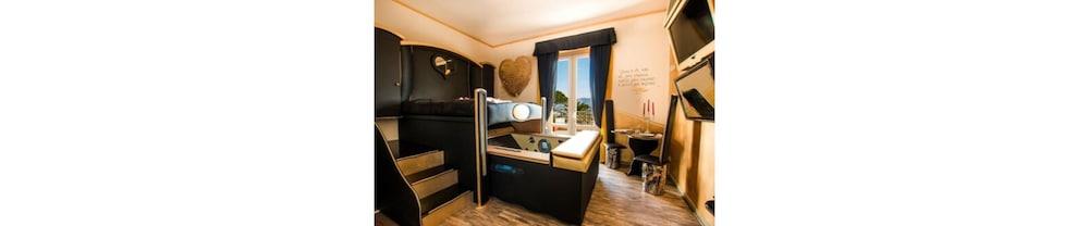 Hotel Butterfly - We Suite Torre del Lago Puccini Exterior foto