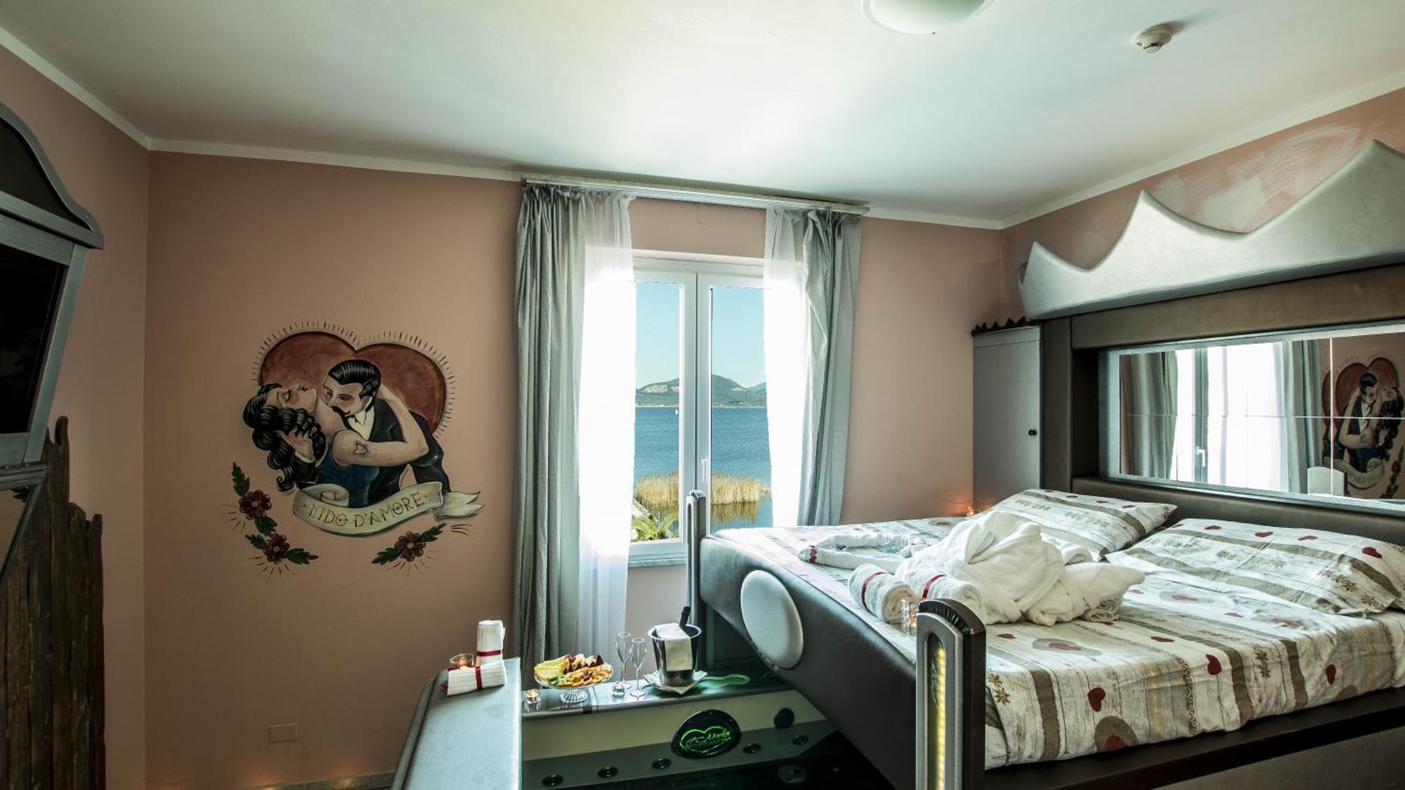 Hotel Butterfly - We Suite Torre del Lago Puccini Exterior foto