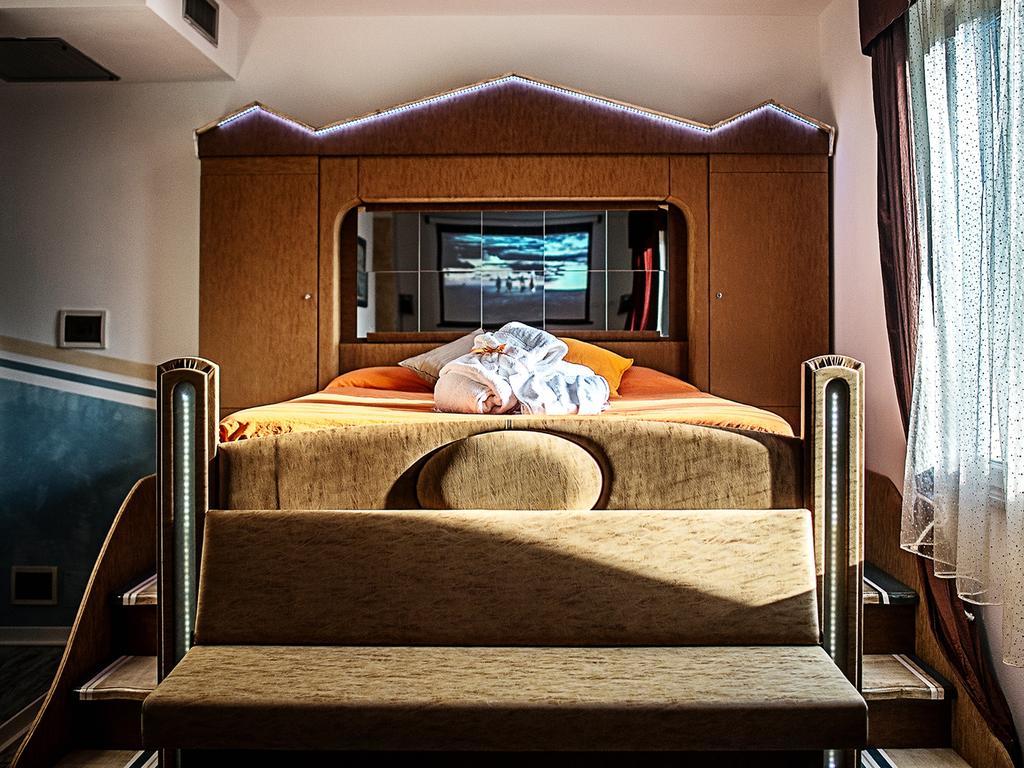 Hotel Butterfly - We Suite Torre del Lago Puccini Exterior foto