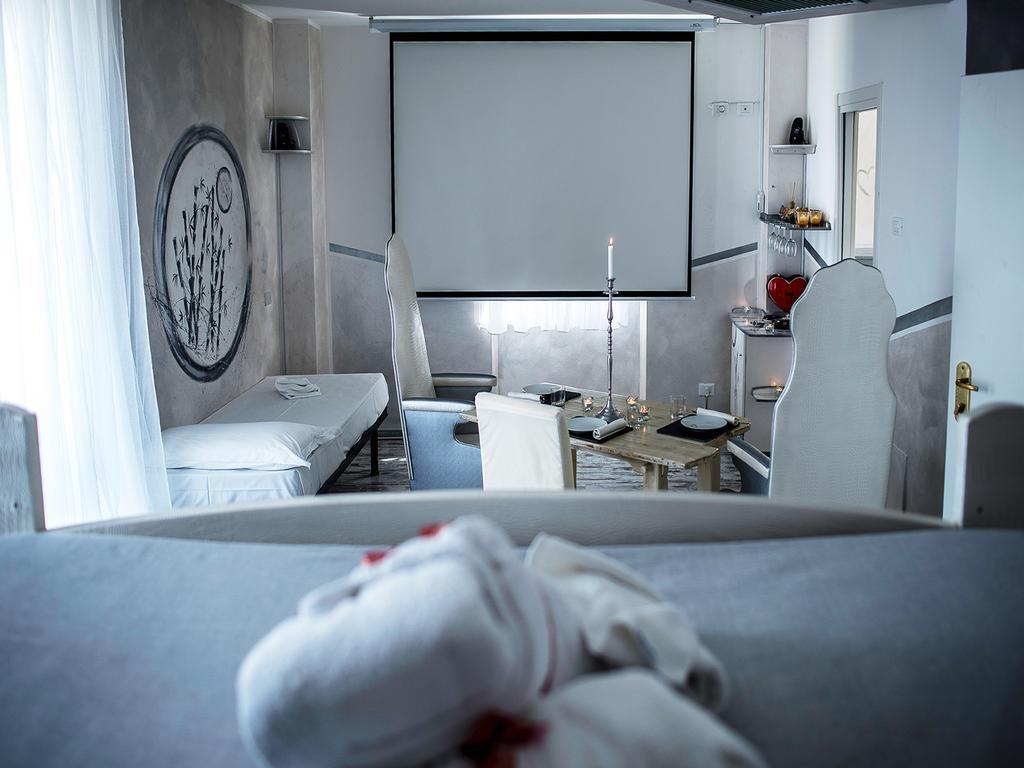Hotel Butterfly - We Suite Torre del Lago Puccini Exterior foto