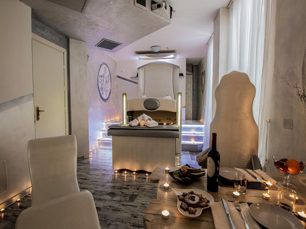 Hotel Butterfly - We Suite Torre del Lago Puccini Exterior foto
