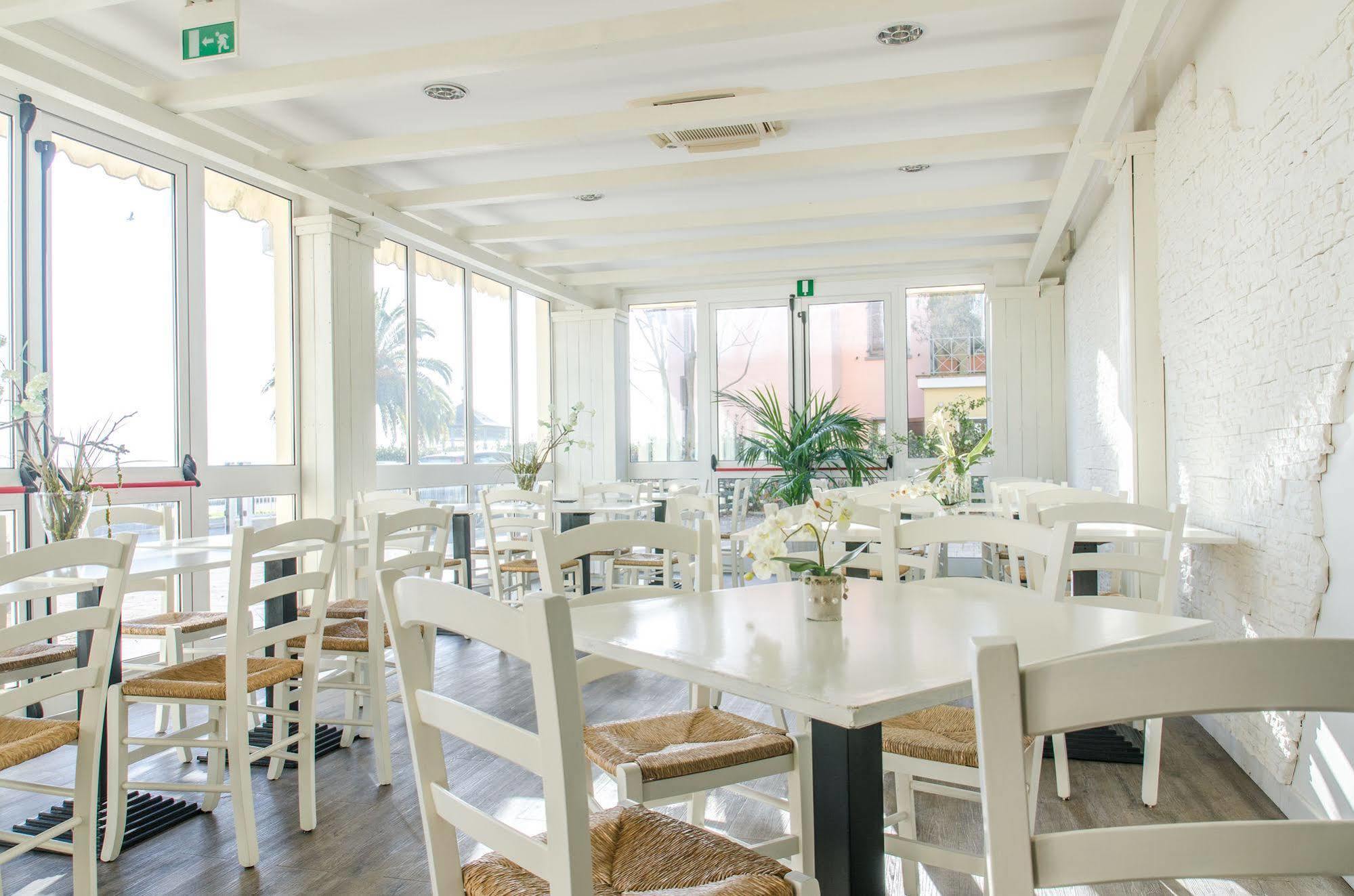Hotel Butterfly - We Suite Torre del Lago Puccini Exterior foto